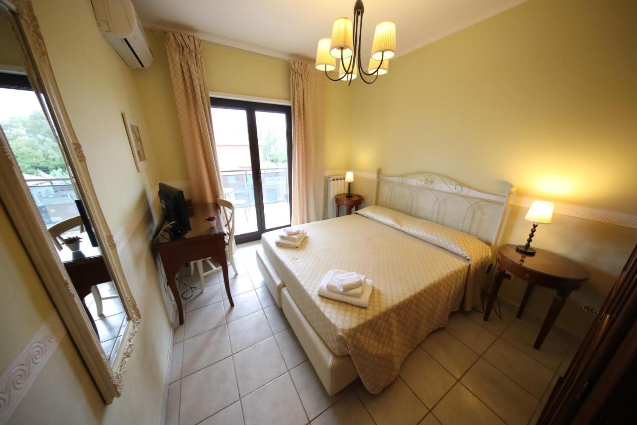 Le Terrazze B&B Formia Bagian luar foto