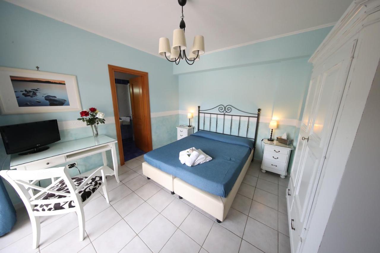 Le Terrazze B&B Formia Bagian luar foto